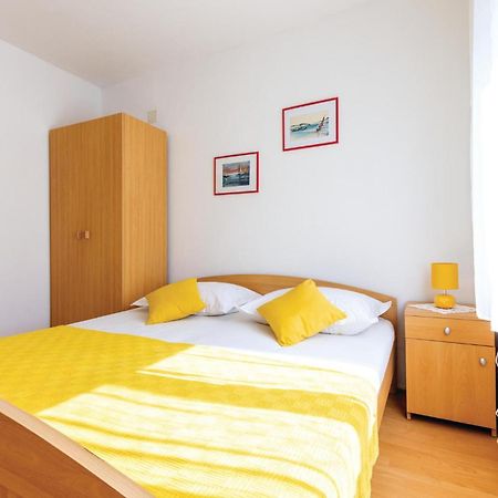 Cozy Apartment In Okrug Donji With Kitchen Donji Okrug  Exterior photo