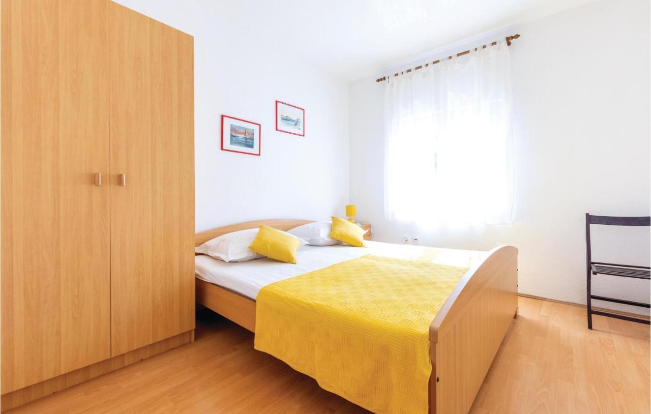 Cozy Apartment In Okrug Donji With Kitchen Donji Okrug  Exterior photo