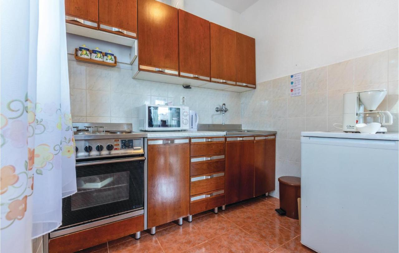 Cozy Apartment In Okrug Donji With Kitchen Donji Okrug  Exterior photo
