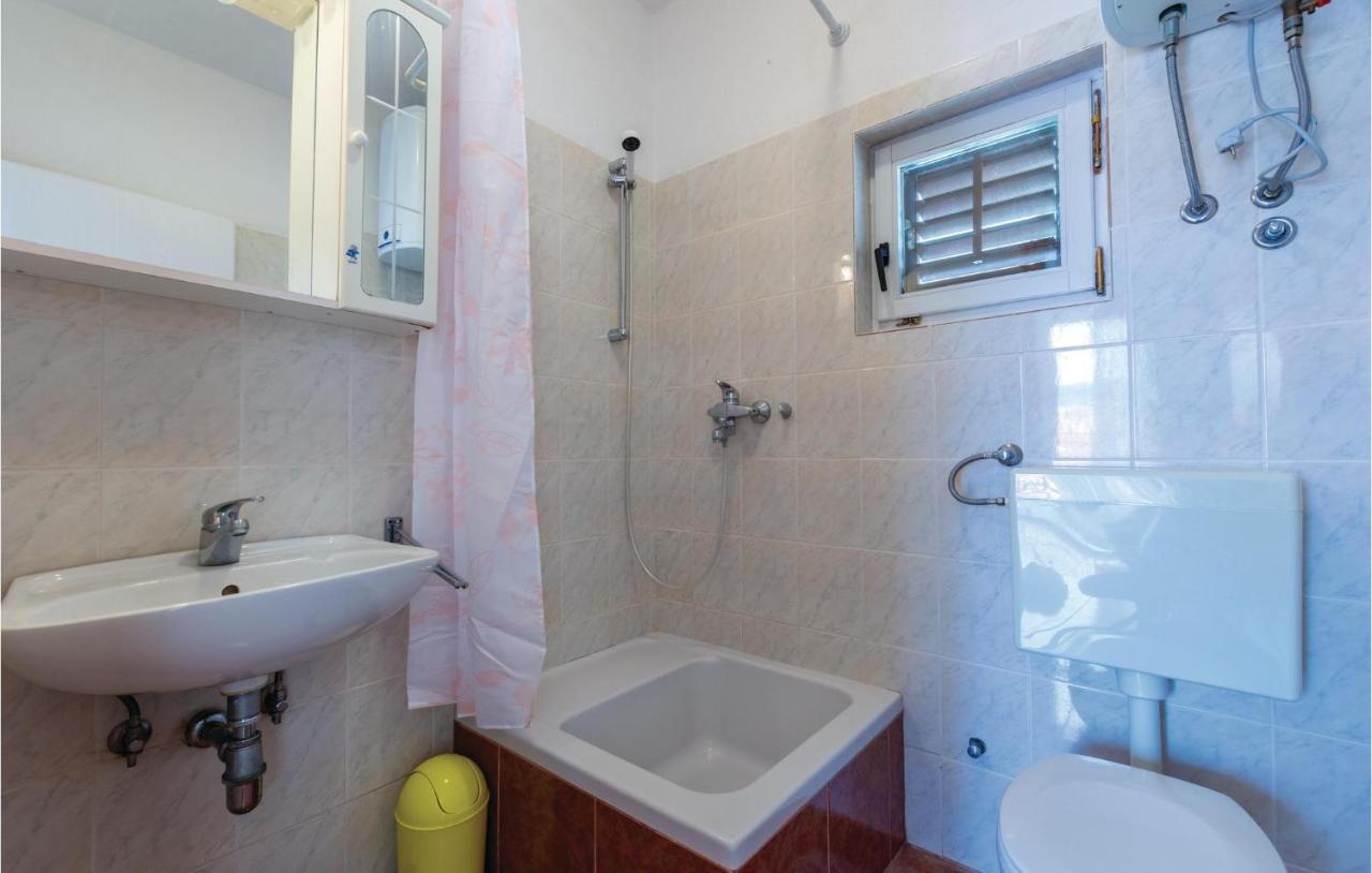 Cozy Apartment In Okrug Donji With Kitchen Donji Okrug  Exterior photo